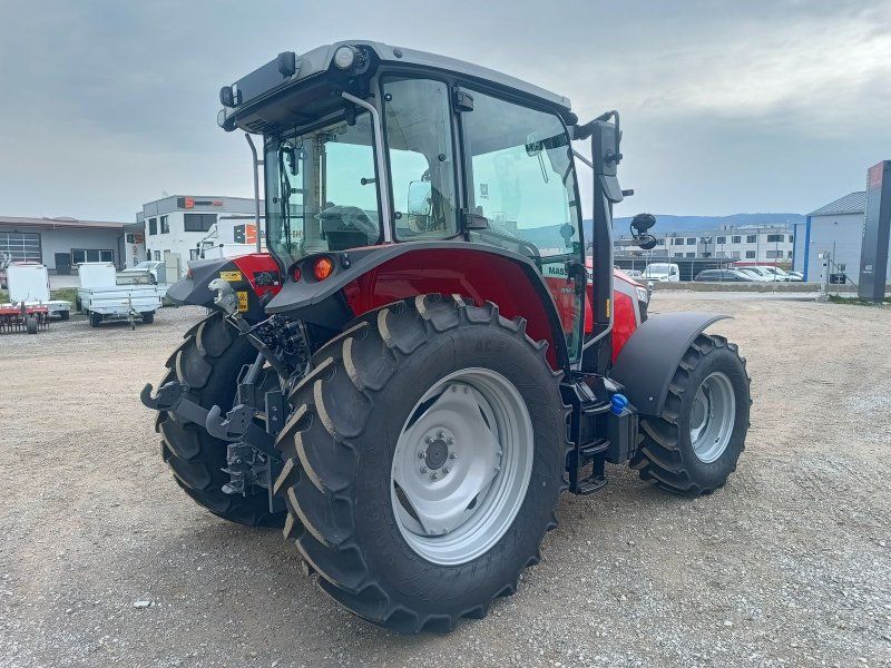 Massey Ferguson 5M.115