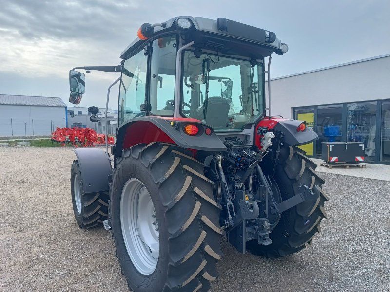 Massey Ferguson 5M.115