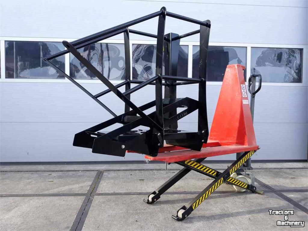 Delimbe Bordes- trap tbv vullen zaaimachine