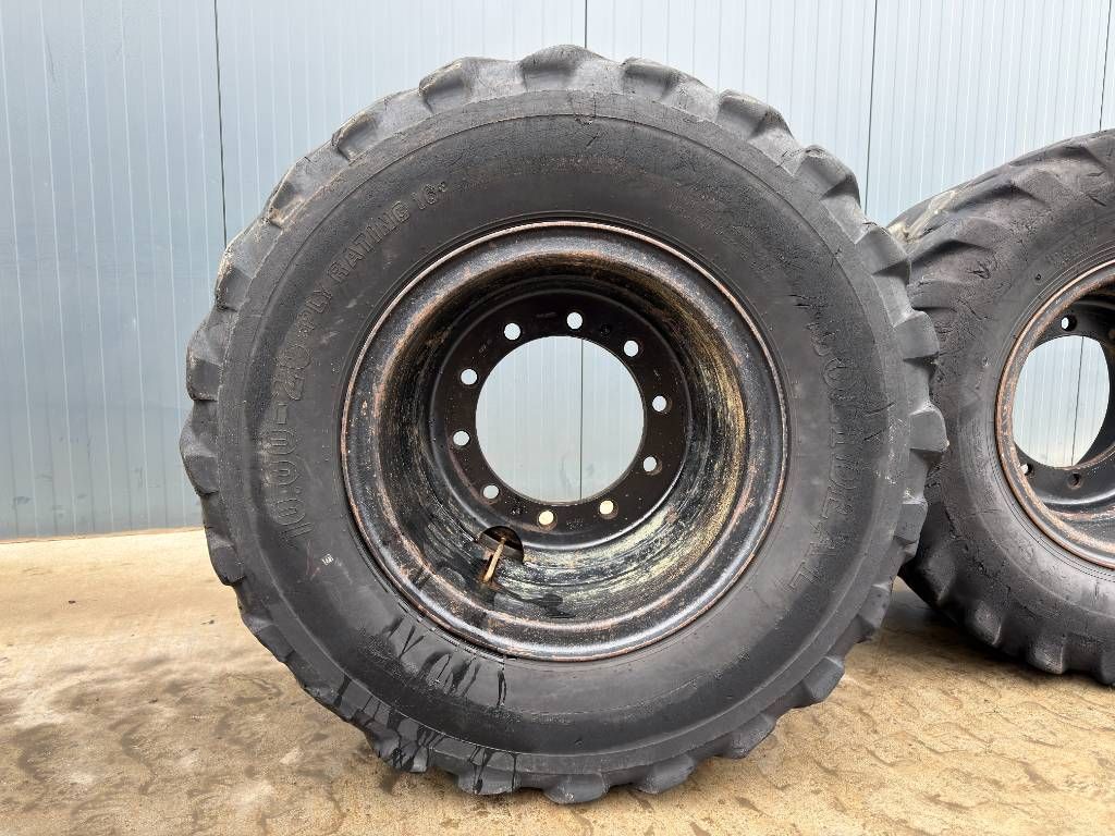 Bridgestone 1000 x 20 Set / 10.00 x 20: 4x2 Tyres