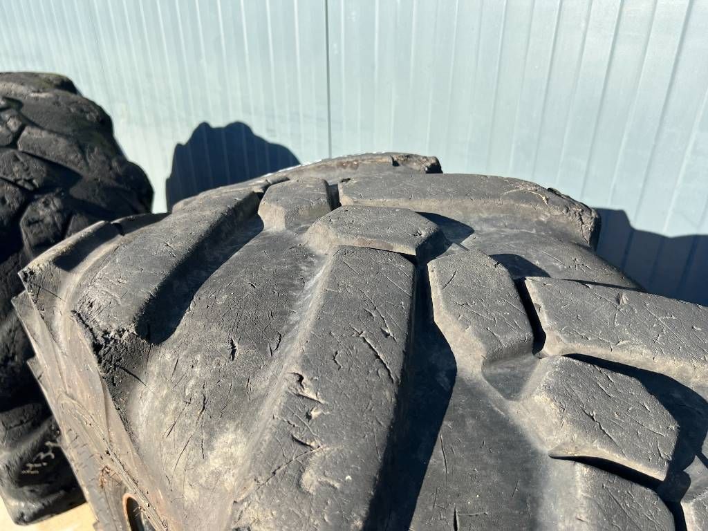 Michelin 445/70R19.5 incl. rim