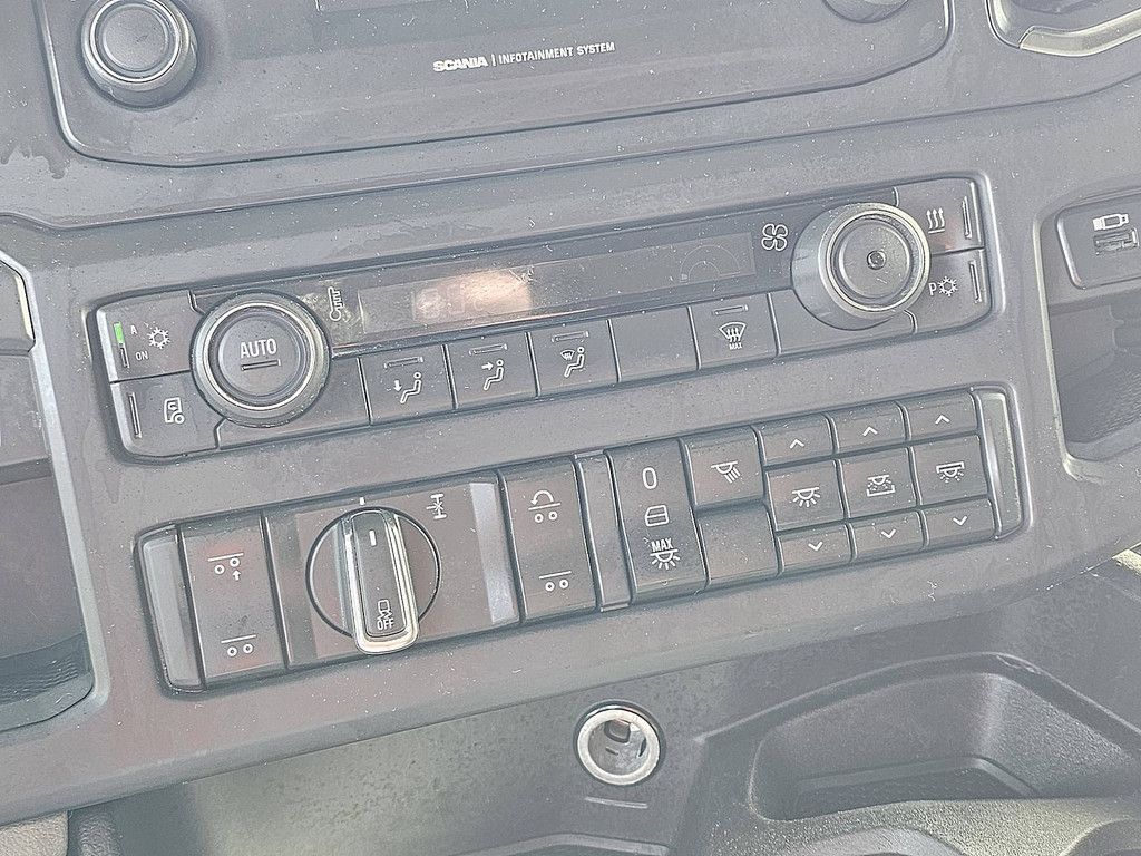 SCANIA R410 6x2*4 ret. cng gas