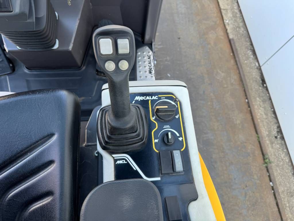 Mecalac MCL 6 - NEW / UNUSED / Bucket + Forks