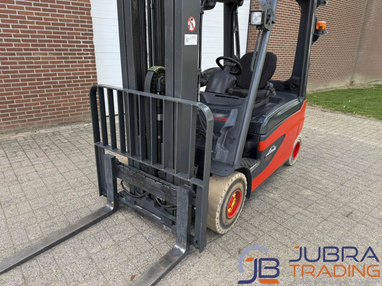 Linde E25L-01 Elektrostapler | 2013 | 14415Std | 2,5T | 4,7M