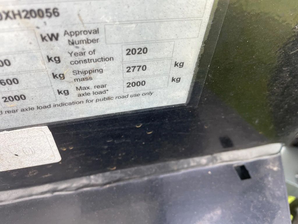 Giant G2500HD Xtra kniklader shovel