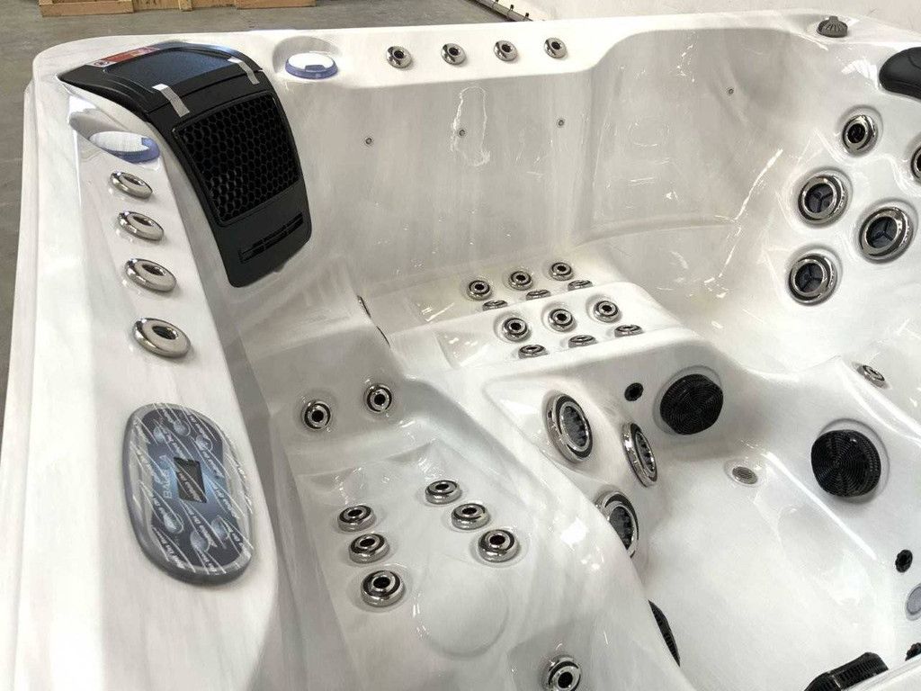 Jacuzzi London mit nordischer Isolierung, 5 Personen, Neu