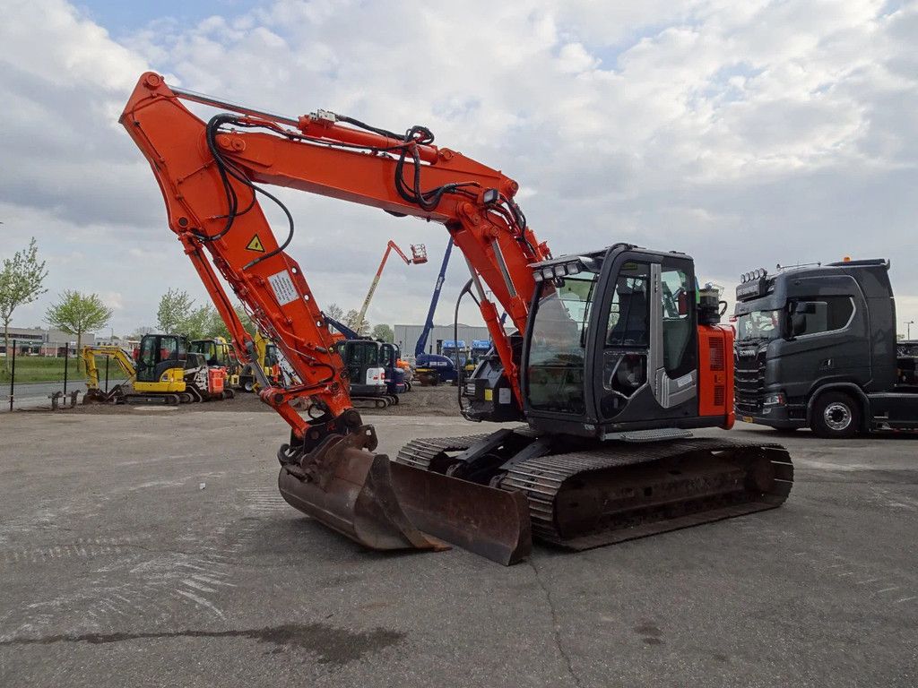 Hitachi ZX135US-3