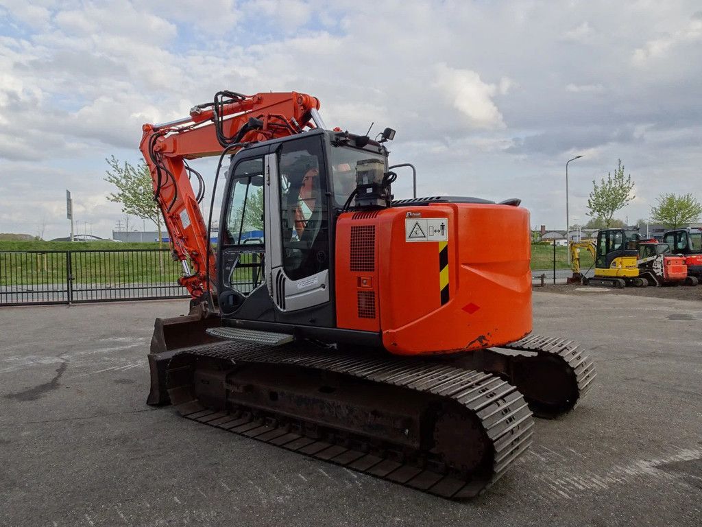 Hitachi ZX135US-3