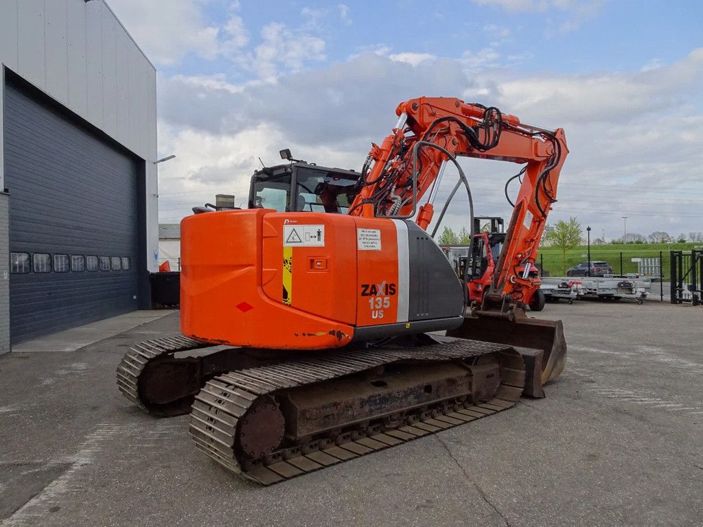Hitachi ZX135US-3