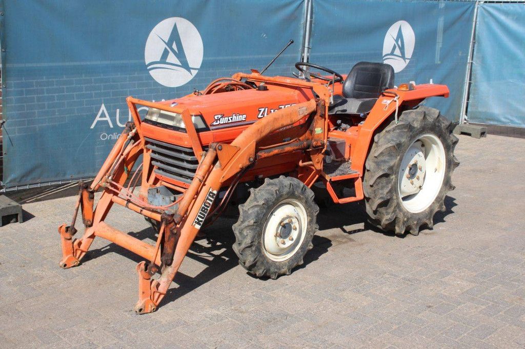 Kubota ZL1-255 Mini Tractor Diesel 24 hp with front loader