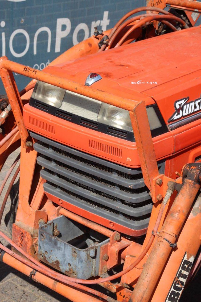 Kubota ZL1-255 Mini Tractor Diesel 24 hp with front loader