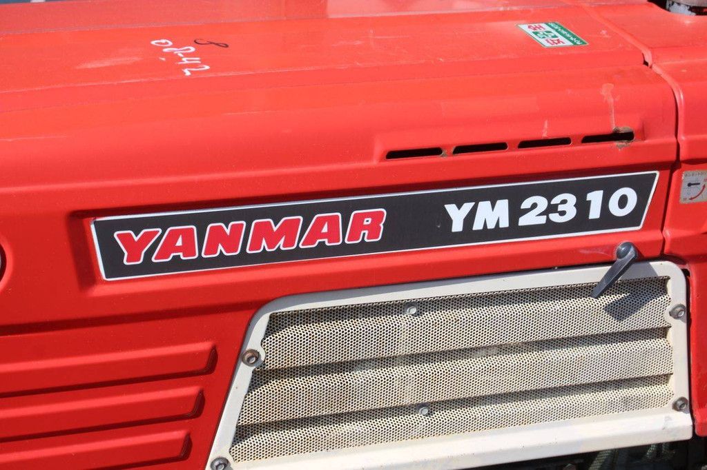 Kleintraktor Yanmar YM2310 Diesel 23 PS mit Grubber