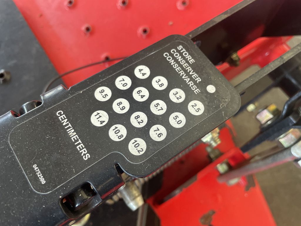 Ariens Gravely Pro turn 52