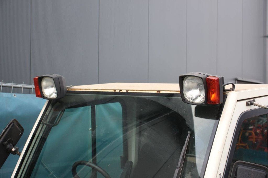 Veegmachine HMF 214 Diesel 2007