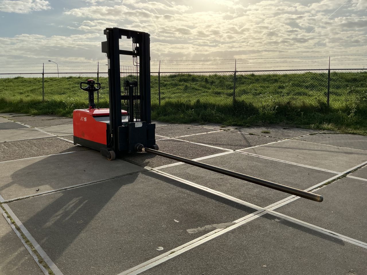 Heli vrijdragende stapelaar met draagdoorn bjr 2020