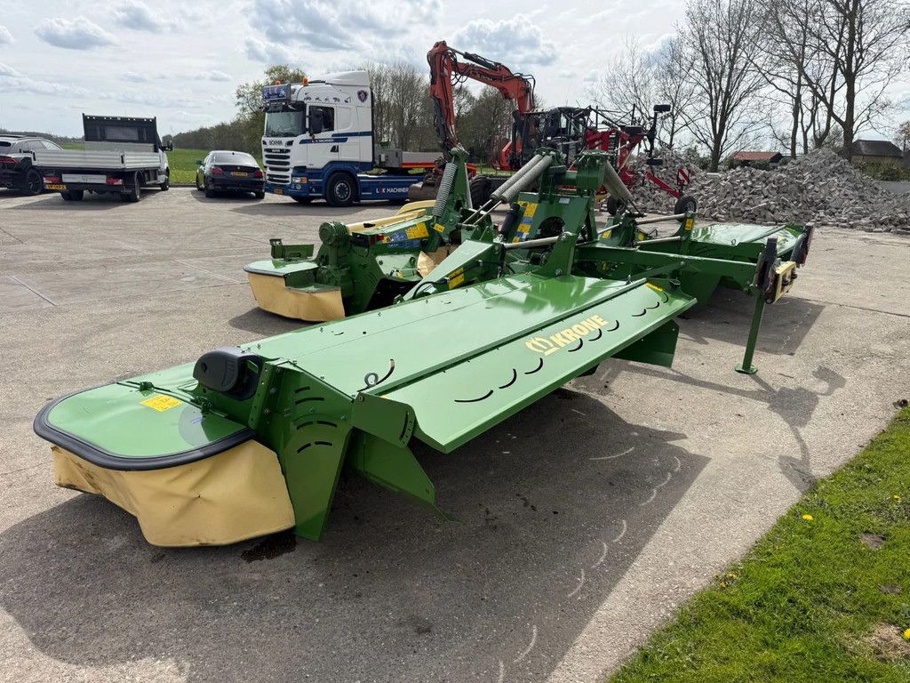 Krone Triple maaier Easycut B 870 CV & 320 CV Kneuzer schijvenmaaier