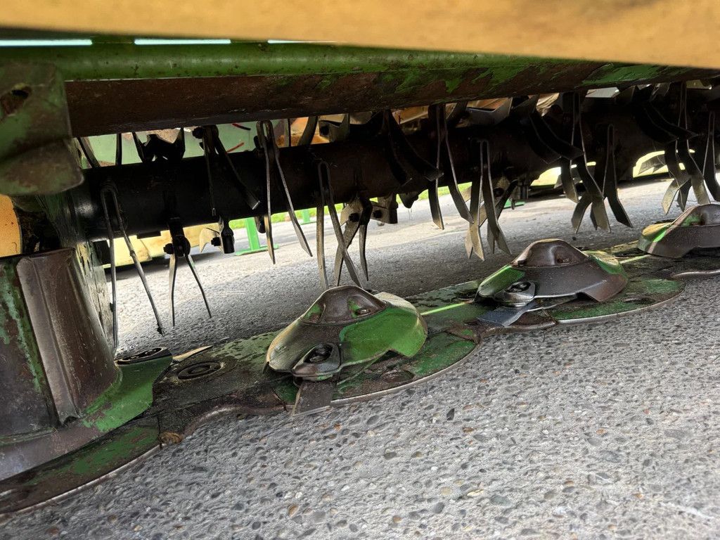 Krone Triple maaier Easycut B 870 CV & 320 CV Kneuzer schijvenmaaier