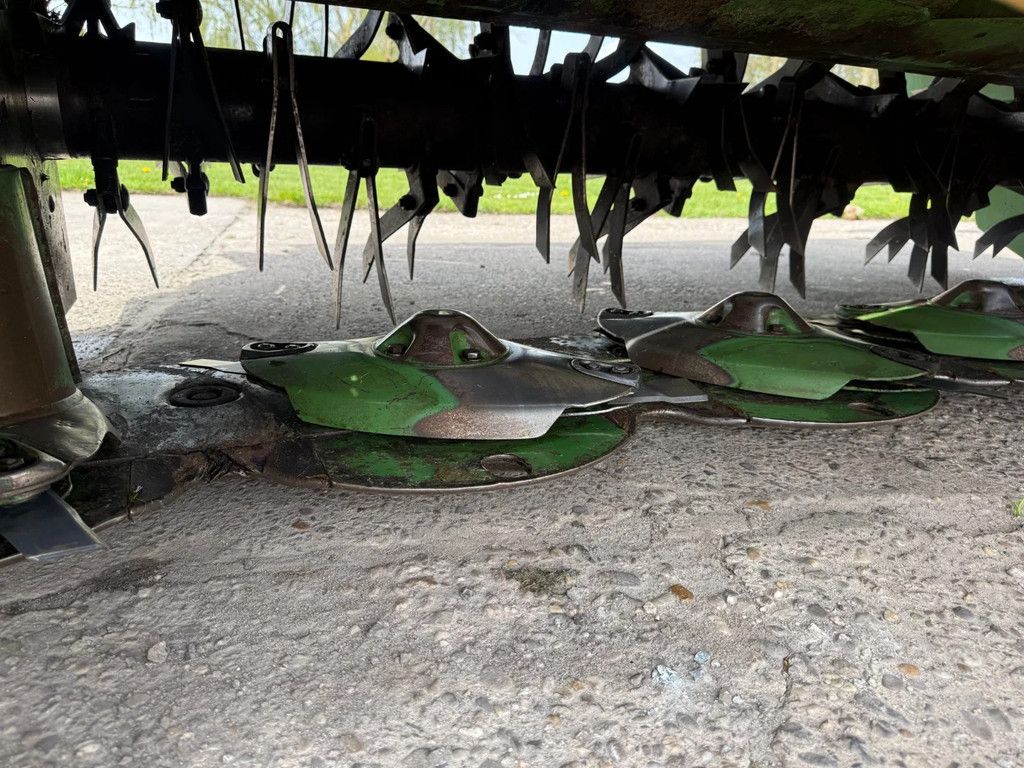 Krone Triple maaier Easycut B 870 CV & 320 CV Kneuzer schijvenmaaier