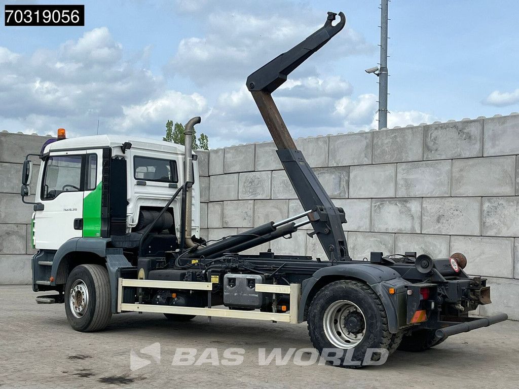 MAN TGA 18.310 4X2 14 tons hooklift steelsuspension Manual Euro 2