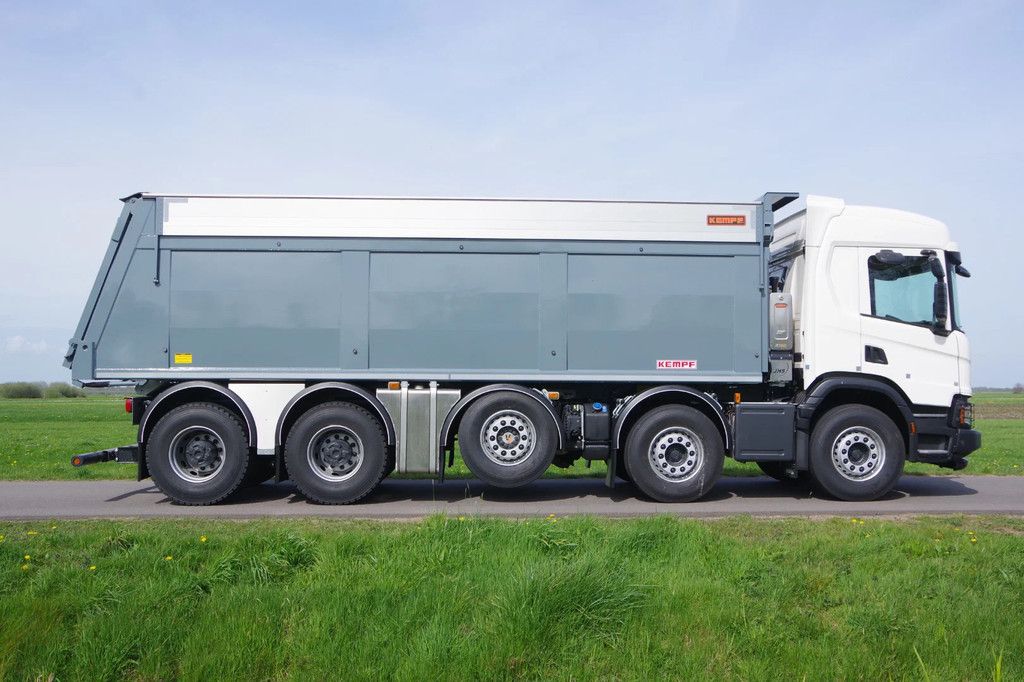 Scania P460 10x4 midlift 49-ton met Kempf kipper
