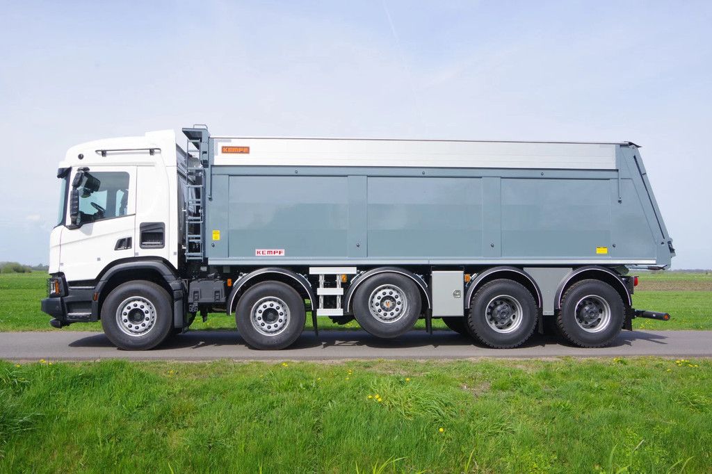 Scania P460 10x4 midlift 49-ton met Kempf kipper