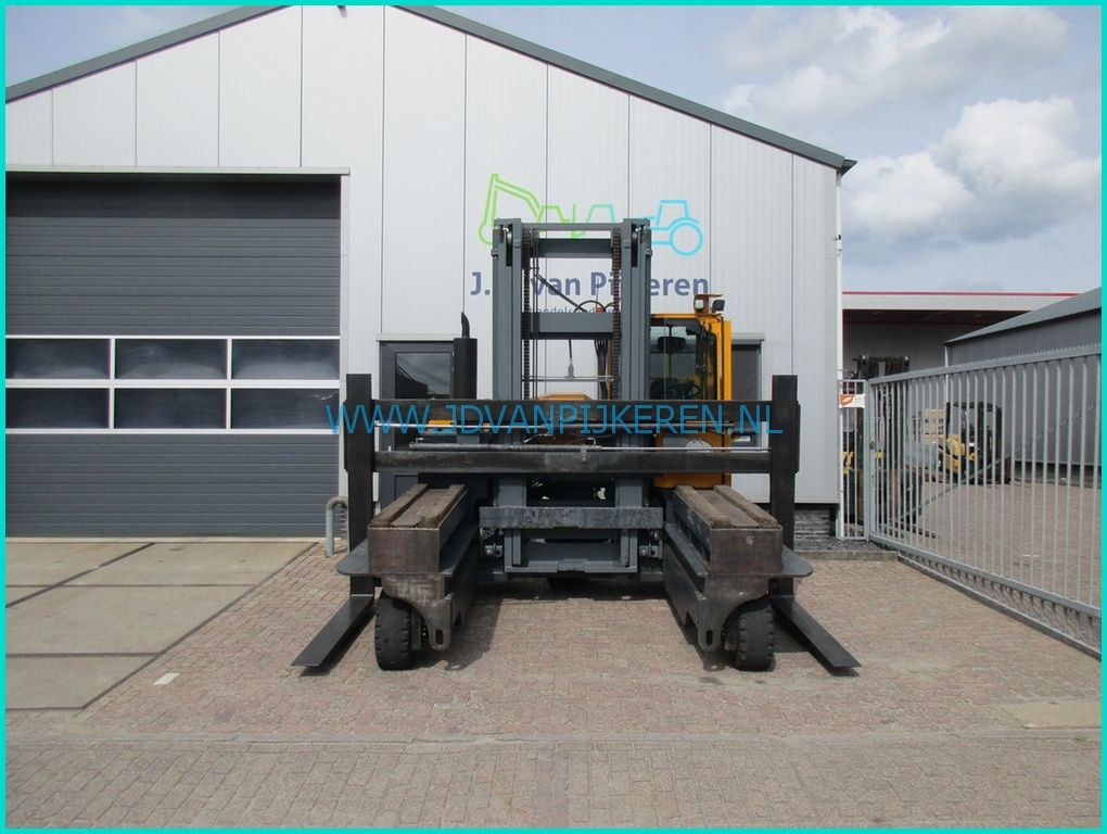 Combilift C8000 4-weg zijlader 8000kg+vorkenspreider+breed bord