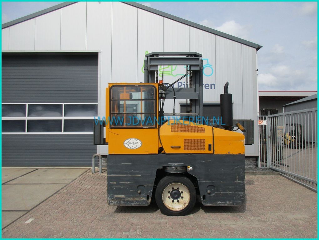 Combilift C8000 4-weg zijlader 8000kg+vorkenspreider+breed bord