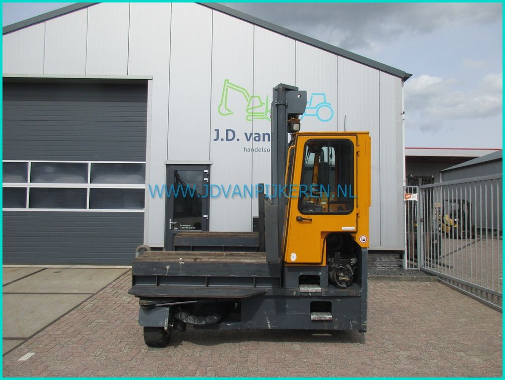 Combilift C8000 4-weg zijlader 8000kg+vorkenspreider+breed bord