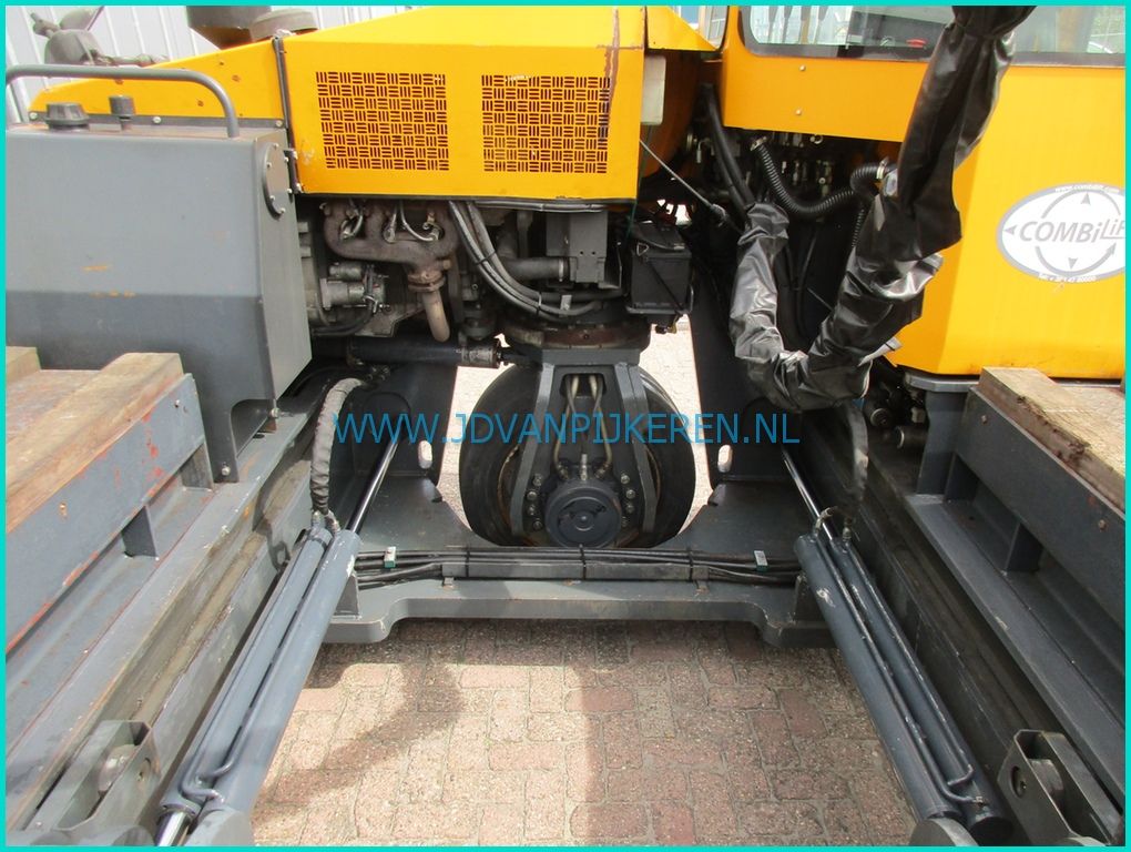 Combilift C8000 4-weg zijlader 8000kg+vorkenspreider+breed bord
