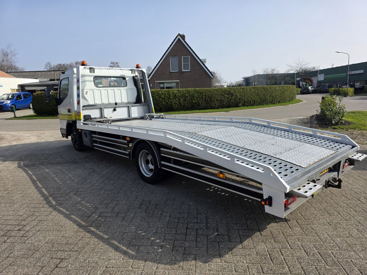 Mitsubishi fuso canter oprijwagen