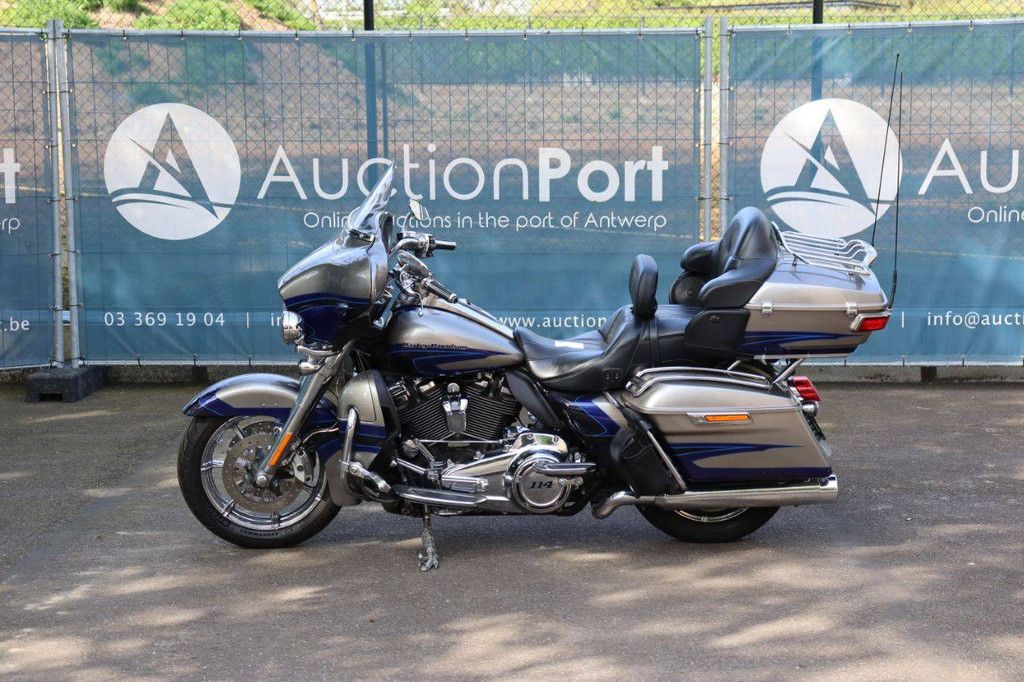 Motorcycle Harley-Davidson CVO Ultra Limited Petrol 2017