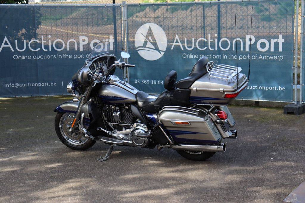 Motorcycle Harley-Davidson CVO Ultra Limited Petrol 2017