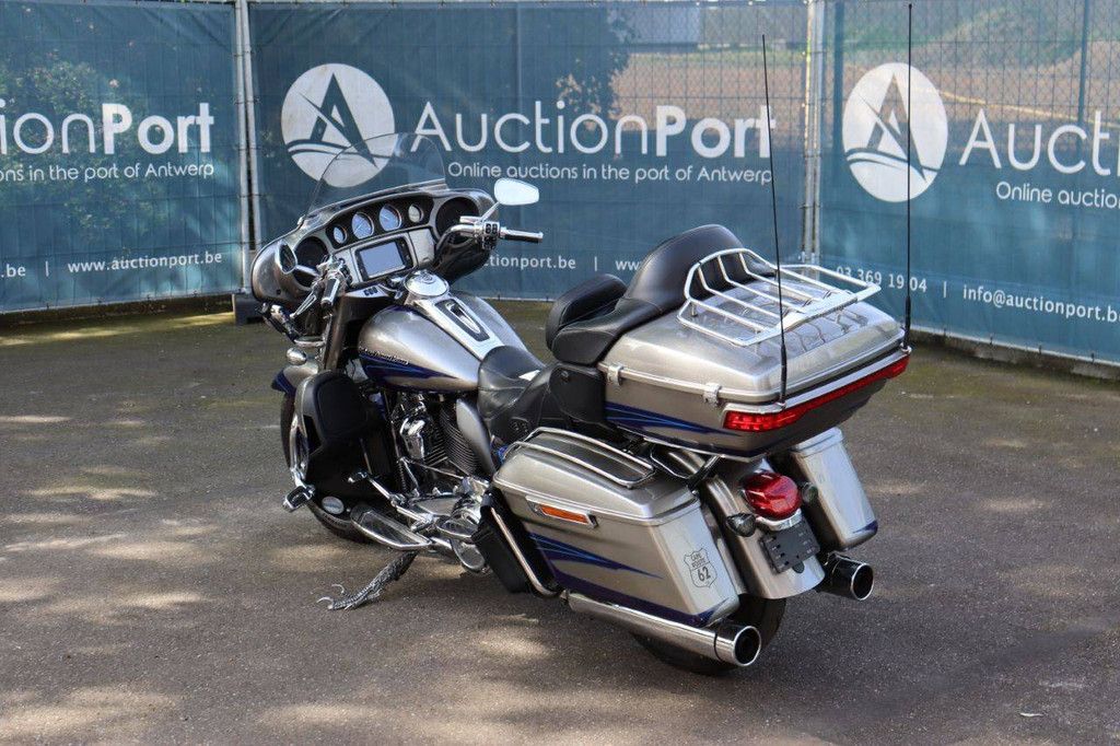 Motorcycle Harley-Davidson CVO Ultra Limited Petrol 2017