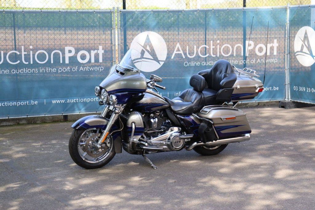 Motorcycle Harley-Davidson CVO Ultra Limited Petrol 2017