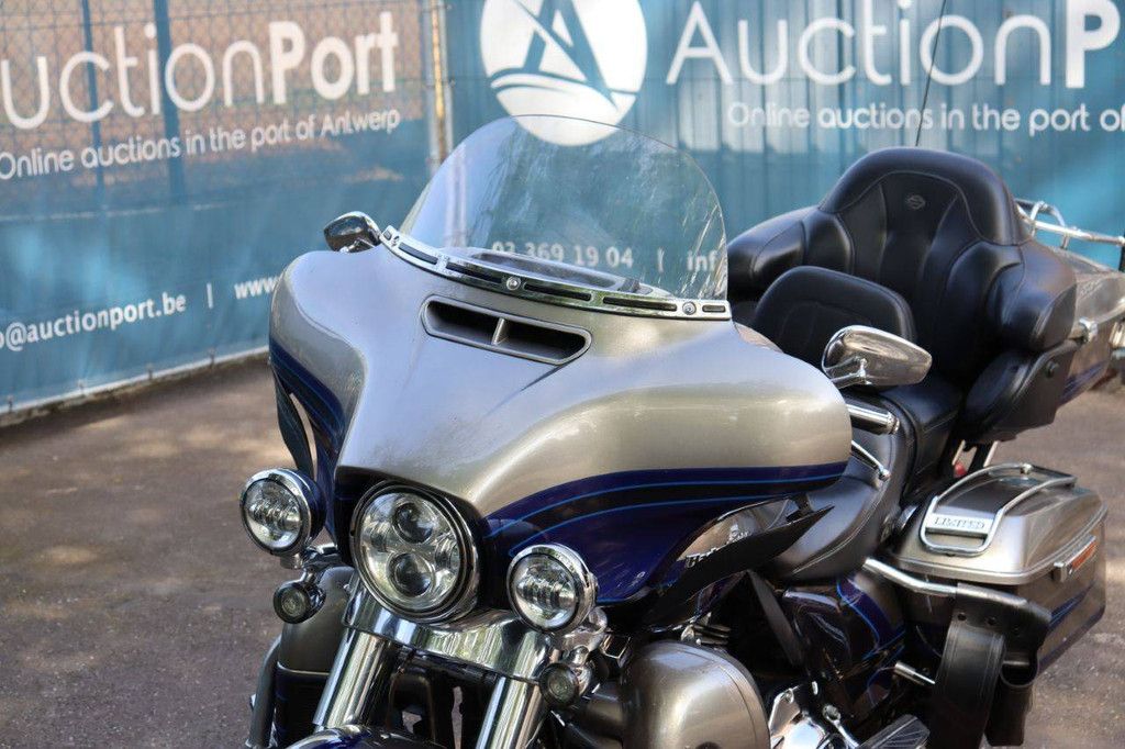 Motorcycle Harley-Davidson CVO Ultra Limited Petrol 2017