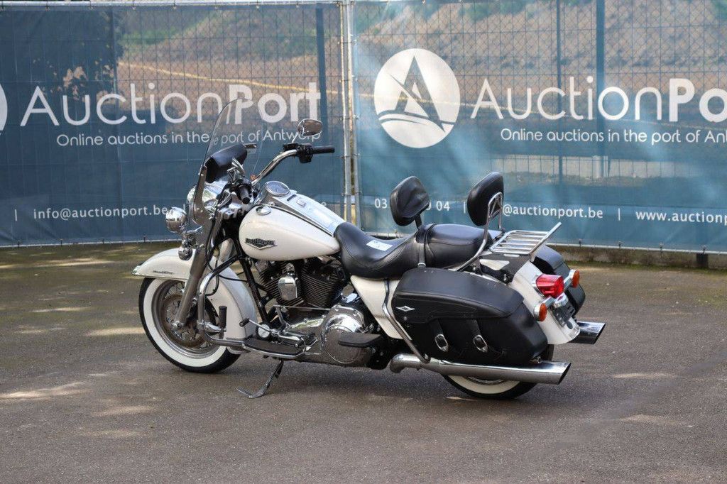 Motorcycle Harley-Davidson Road King Classic Touring Petrol 2014