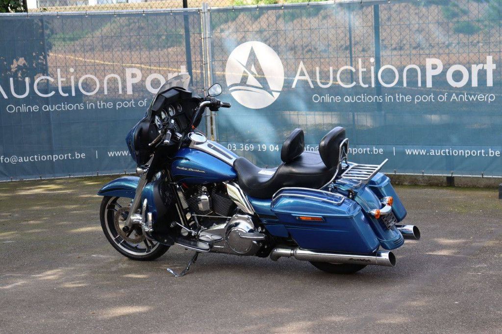 Motorcycle Harley-Davidson Street Glide Touring Petrol 2014