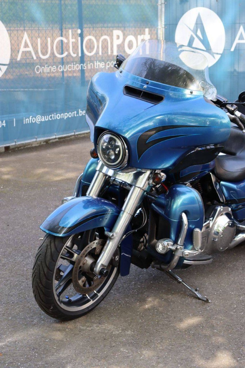 Motorcycle Harley-Davidson Street Glide Touring Petrol 2014