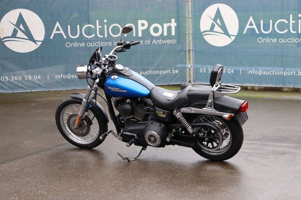 Harley Davidson Dyna Street BOB Gasoline Motorcycle 2007