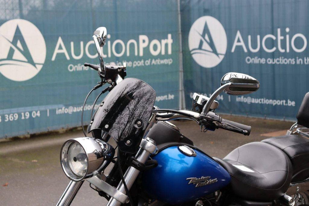 Harley Davidson Dyna Street BOB Gasoline Motorcycle 2007