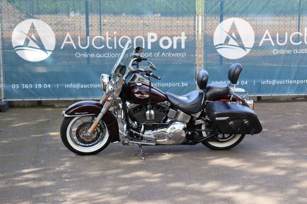 Harley-Davidson Softrail Deluxe Petrol Motorcycle 2005