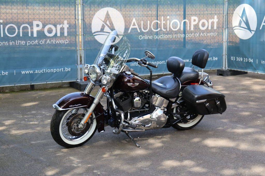 Harley-Davidson Softrail Deluxe Petrol Motorcycle 2005