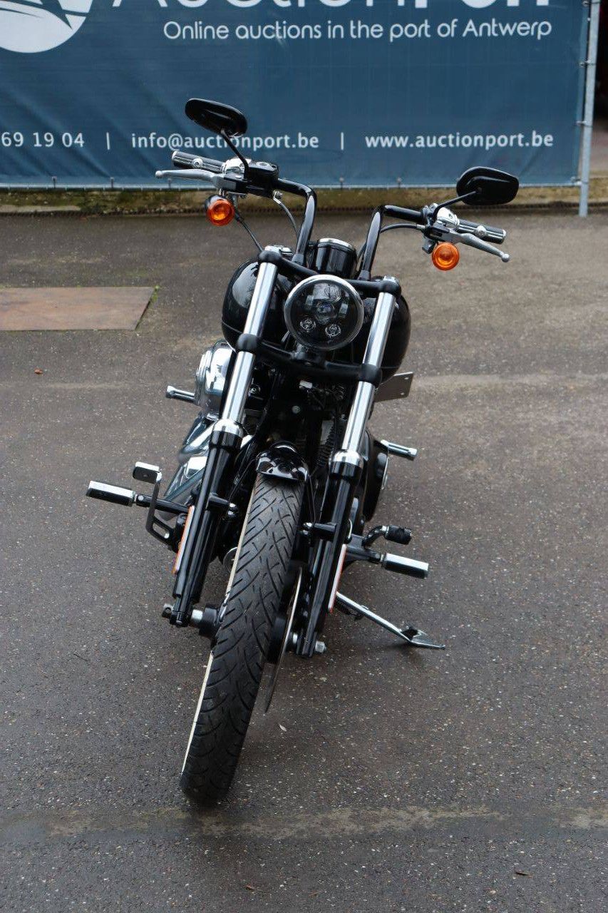 Motorcycle Harley-Davidson FXS Blackline Petrol 2011