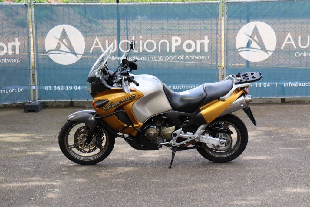 Honda Varadero 1000 Benzinmotorrad 1999 (Marge)