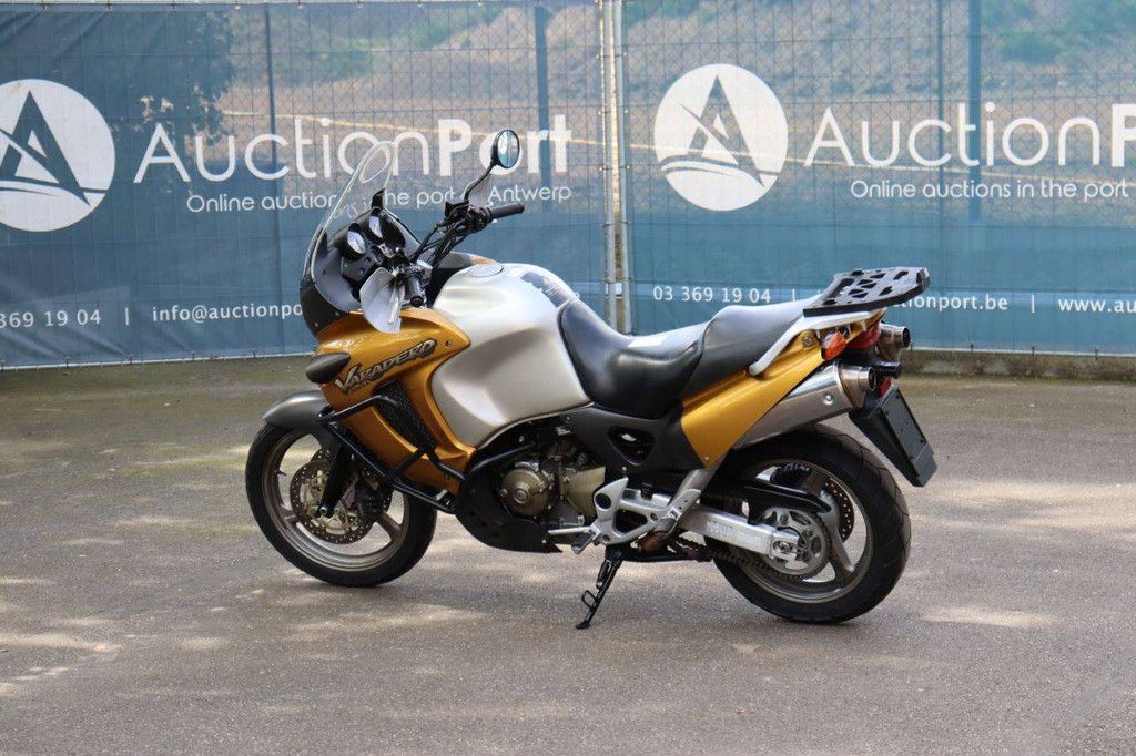 Honda Varadero 1000 Benzinmotorrad 1999 (Marge)