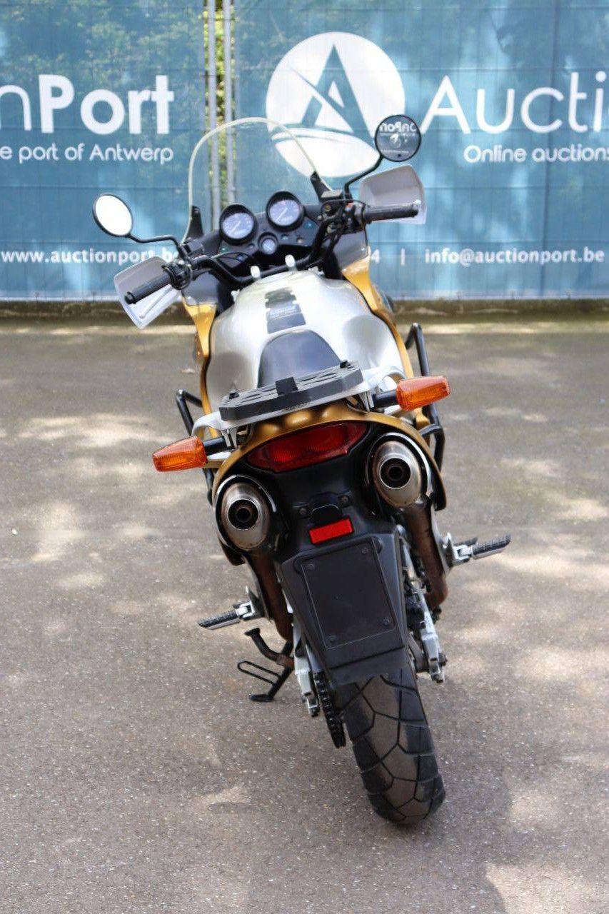 Honda Varadero 1000 Benzinmotorrad 1999 (Marge)