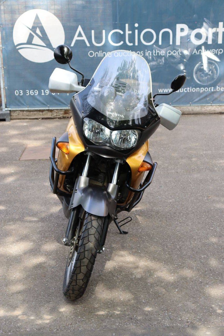 Honda Varadero 1000 Benzinmotorrad 1999 (Marge)