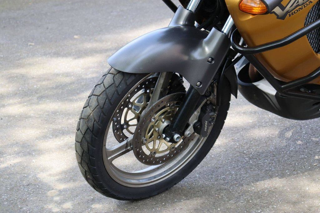 Honda Varadero 1000 Benzinmotorrad 1999 (Marge)