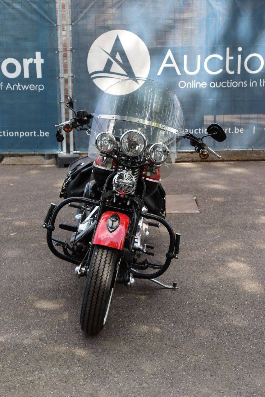 Motorcycle Harley-Davidson Springer Classic Petrol 2005 (Margin)