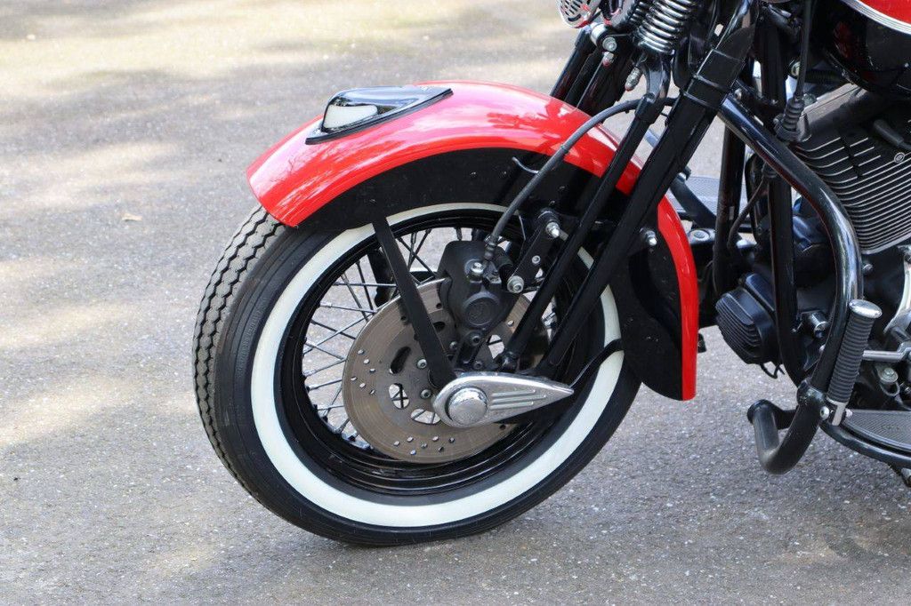 Motorcycle Harley-Davidson Springer Classic Petrol 2005 (Margin)